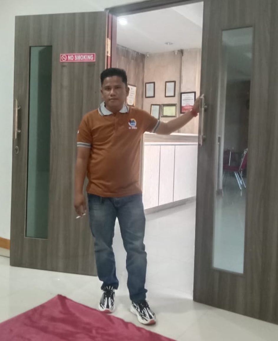 Screenshot_2025-09-14-18-15-02-909_com.whatsapp-edit