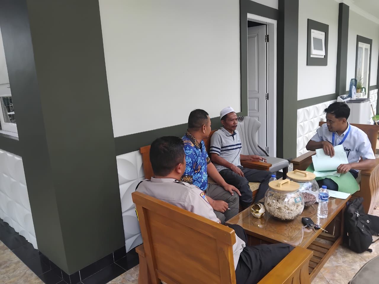 b5bcfa3b-b7bc-4336-80ee-0b1f547e6104