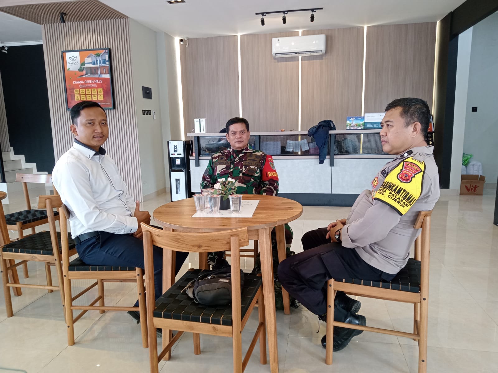 2f7e3489-5463-4b23-bfb1-bae5b4ec7a77